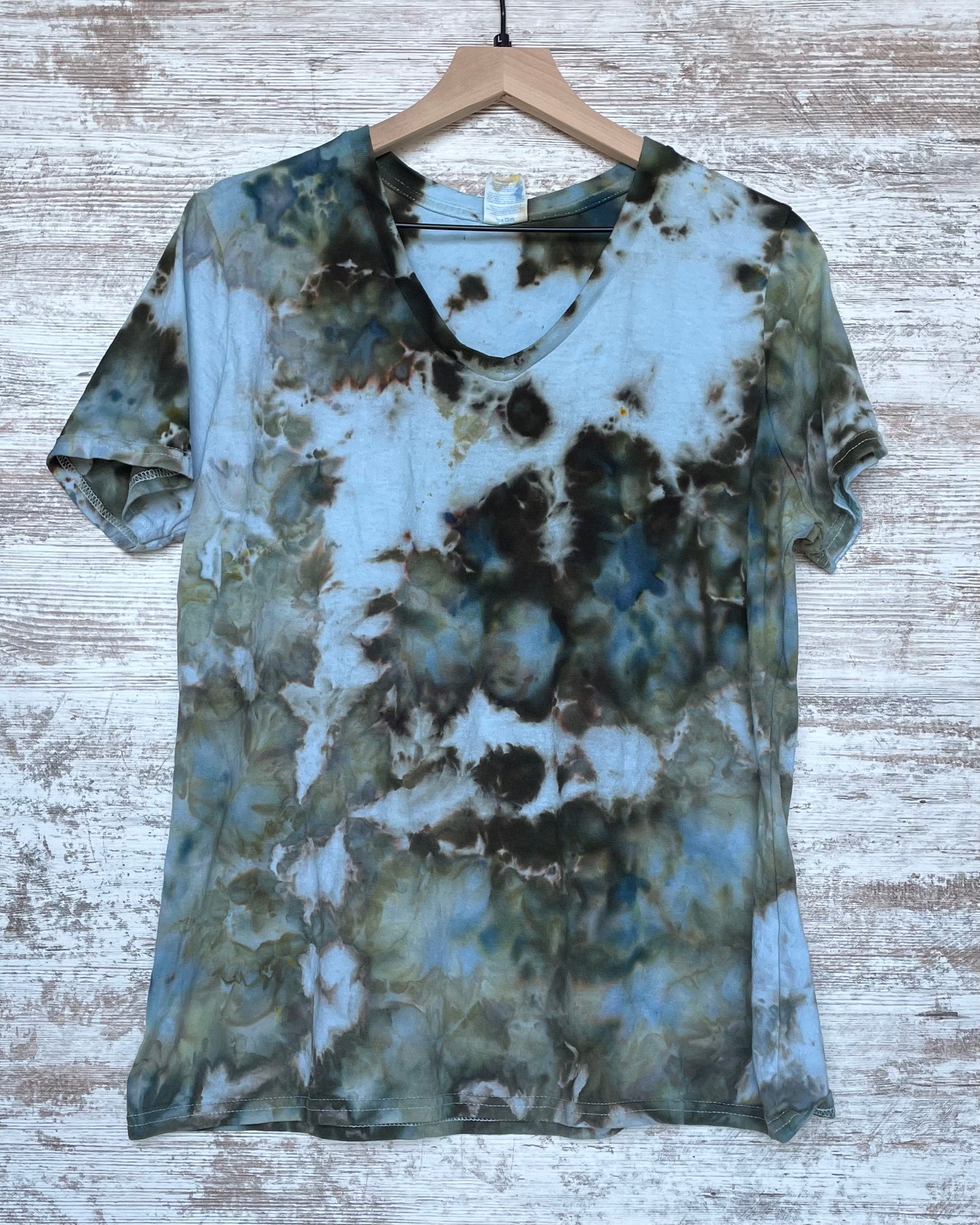 Lichen Ice-Dyed Women's V-Neck T-shirt